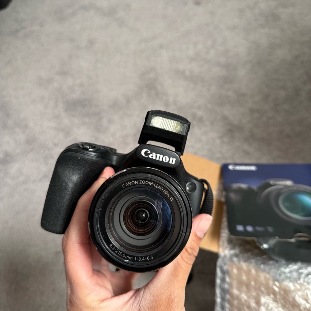 Canon Black Digital Camera with Zoom Lens